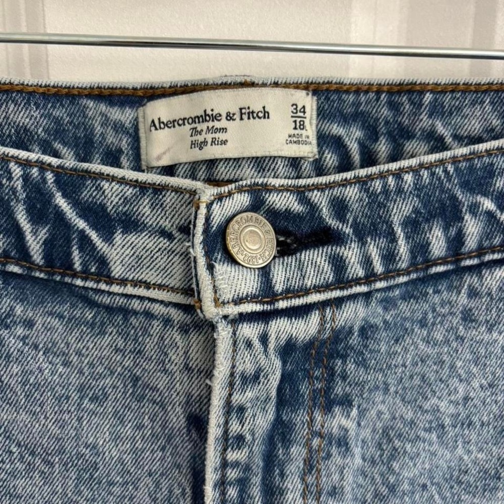 Abercrombie & Fitch blue‎ high rise mom jeans Size 34"